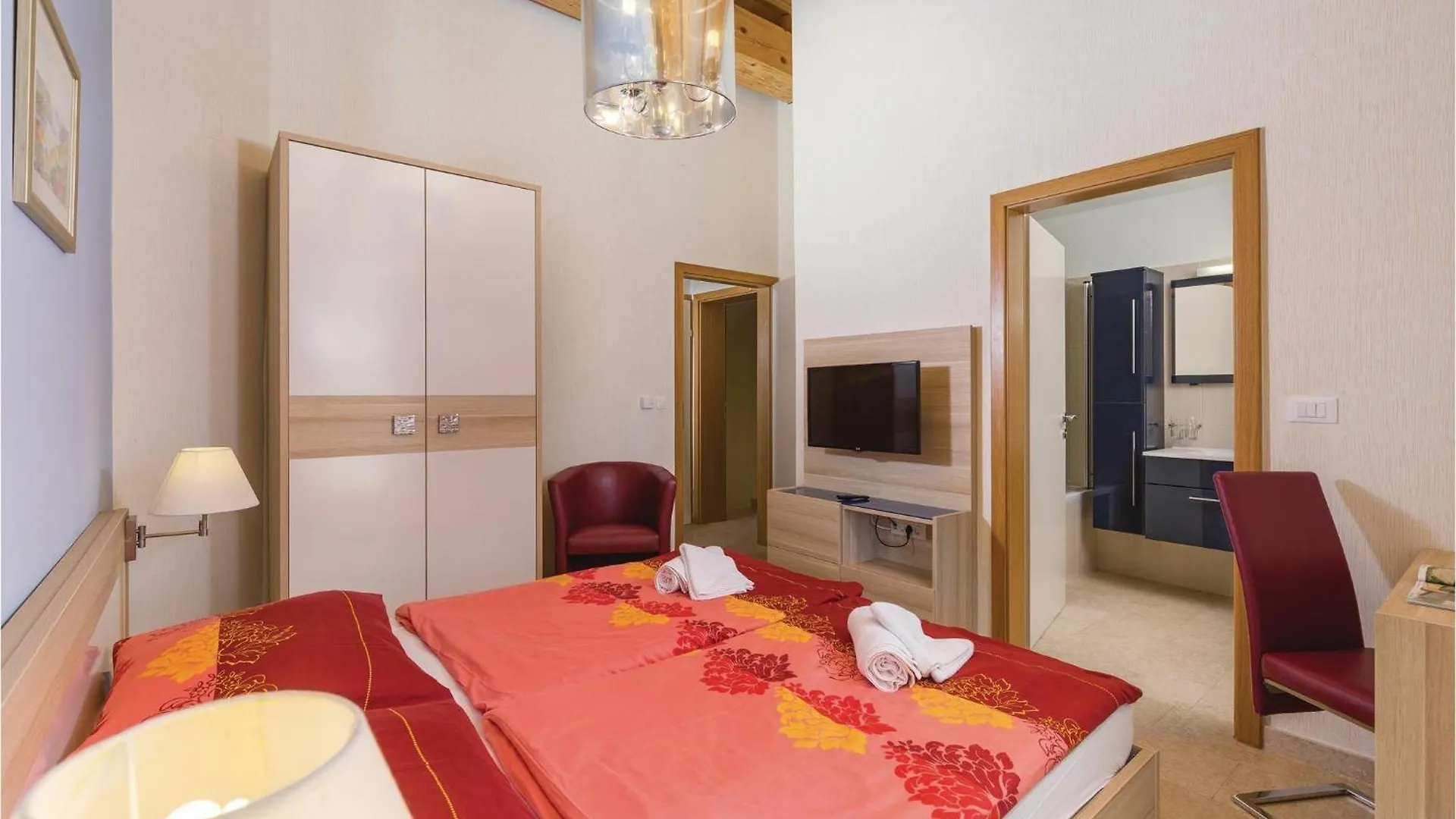 Gorgeous Home In Rezanci With Jacuzzi 0*,  Croatia