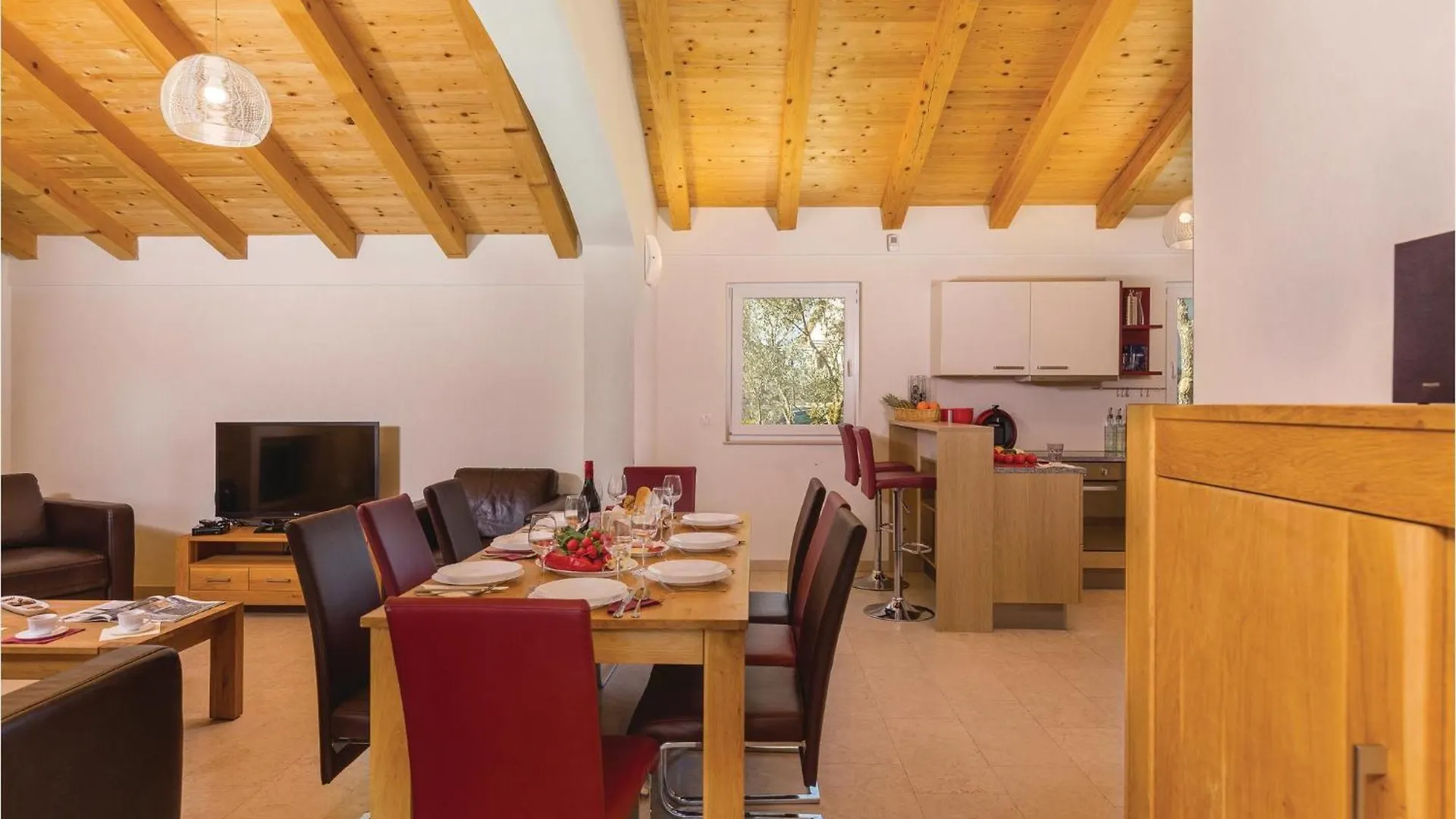 Gorgeous Home In Rezanci With Jacuzzi