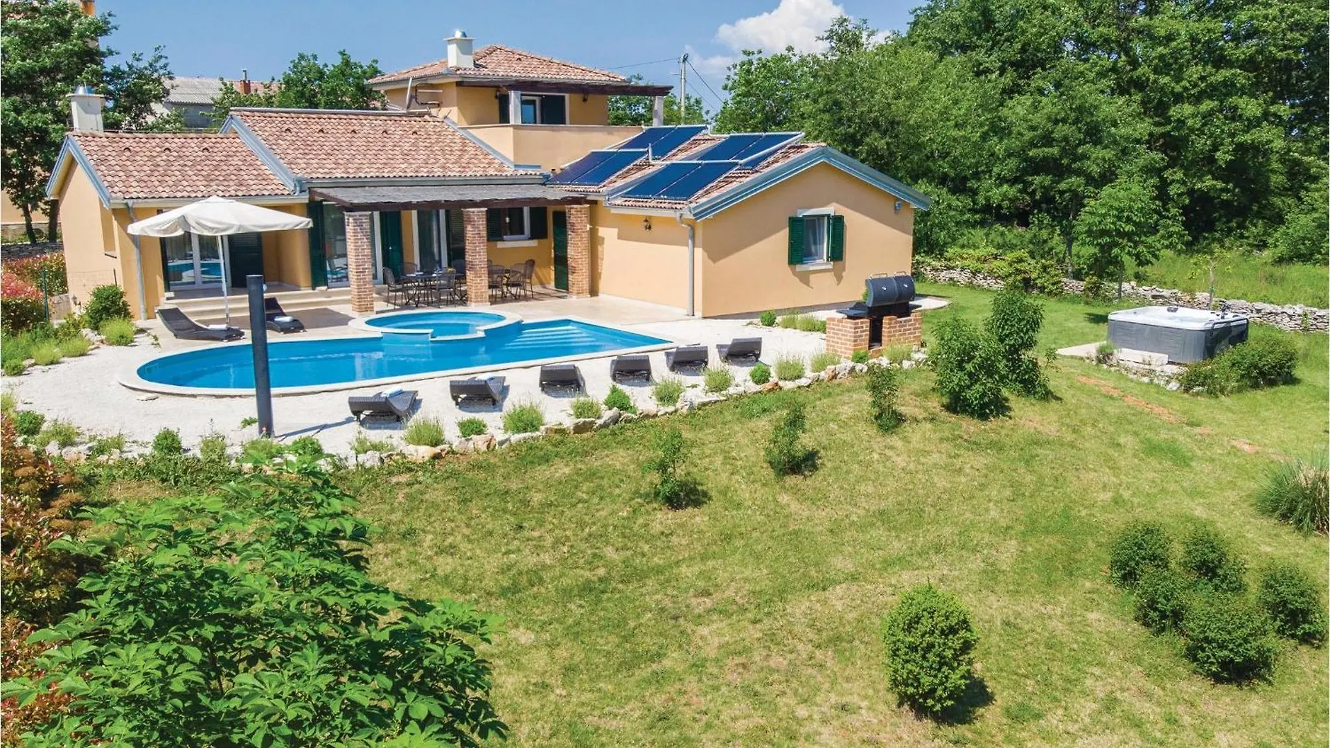 Gorgeous Home In Rezanci With Jacuzzi location